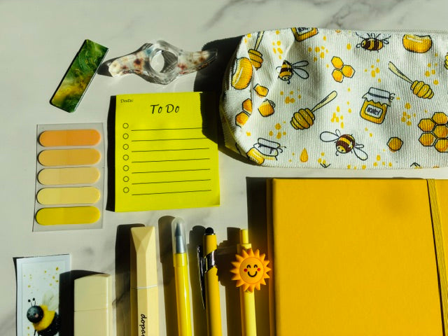 Bee Lovers Bookish Bundle