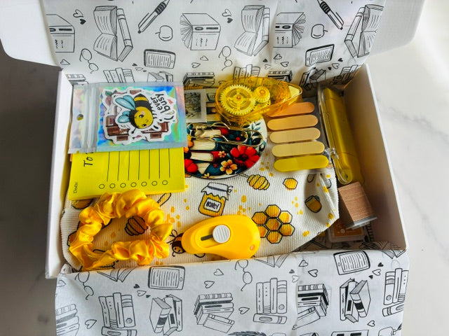Bee Lovers Bookish Bundle